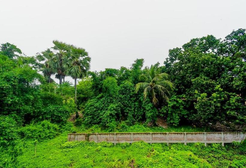 پانسیون Eco Corporate Inn