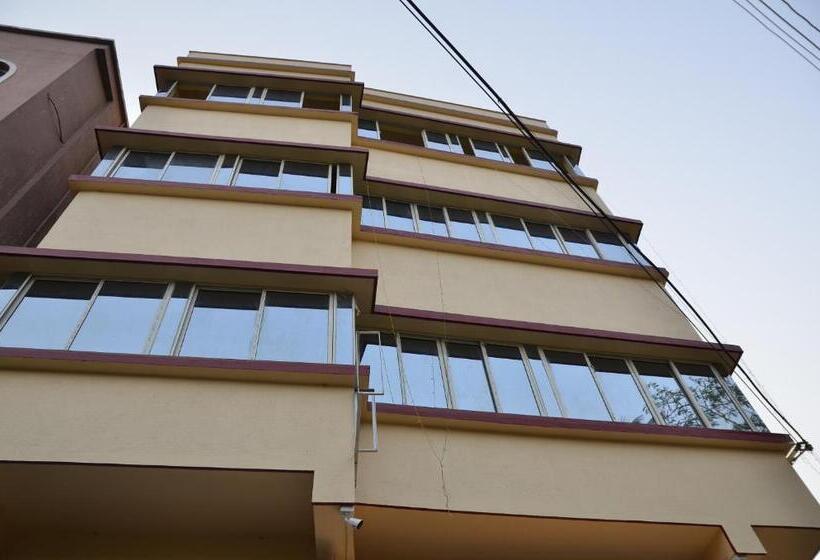 پانسیون Eco Corporate Inn