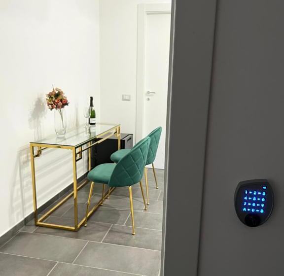 膳宿费 Habitat Luxury Suites