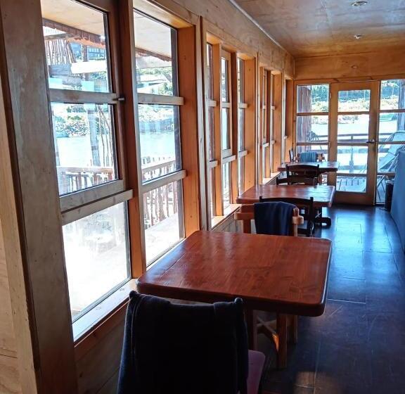 بنسيون Hostal Palafito Waiwen