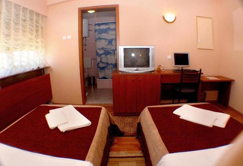 پانسیون Room In Guest Room Hotel Square Skopje Macedonia