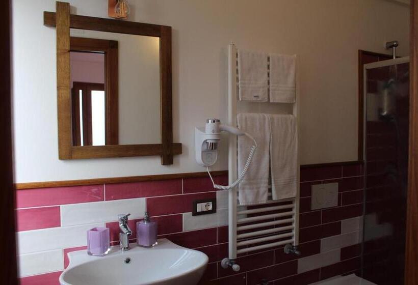 Пансион The Chalet, Guest House