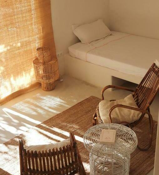 הוסטל La Pandilla Ibiza