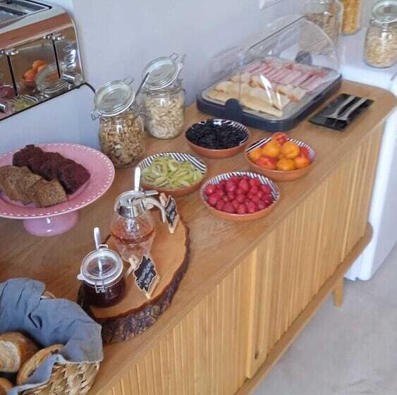 Отель Casa Rosa Villa With Pool In Olhao Centre