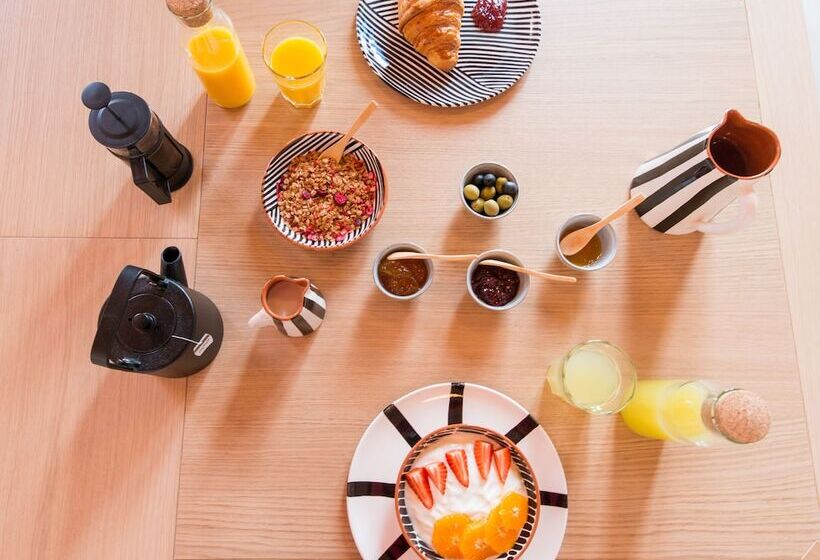 Отель Casa Rosa Villa With Pool In Olhao Centre