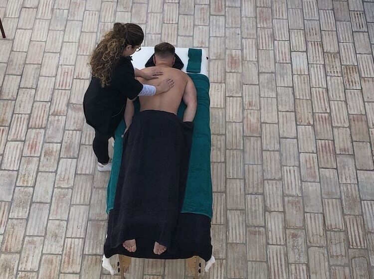 Отель Casa Rosa Villa With Pool In Olhao Centre