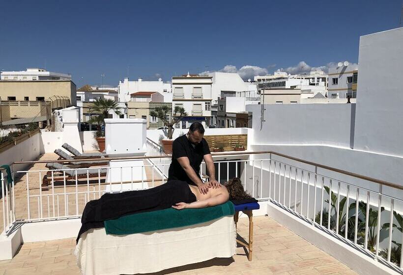 Отель Casa Rosa Villa With Pool In Olhao Centre