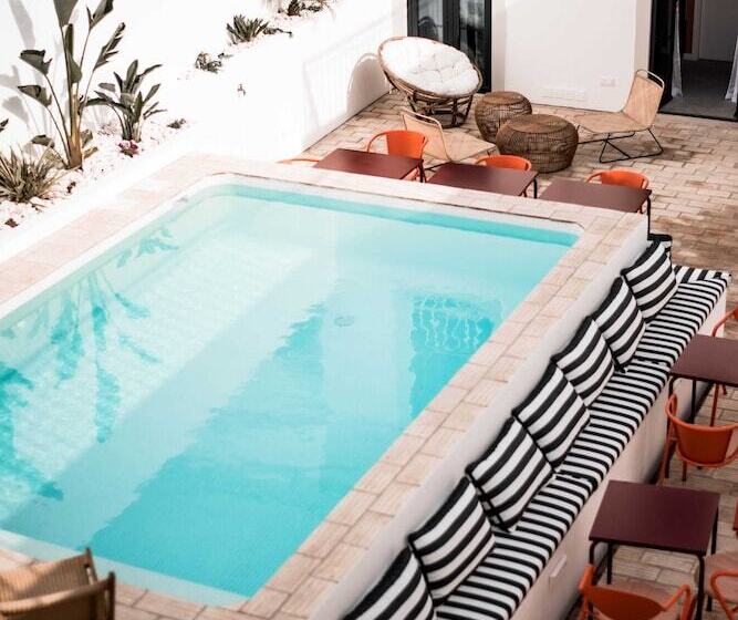 Отель Casa Rosa Villa With Pool In Olhao Centre