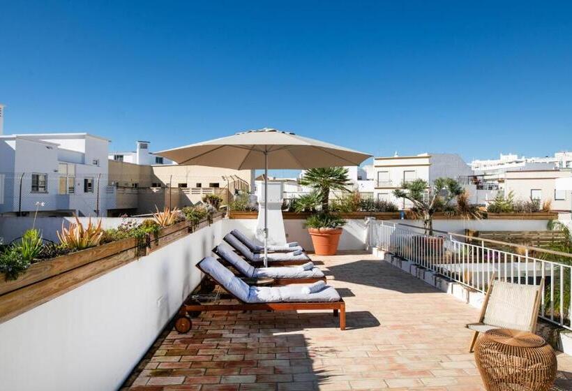 Отель Casa Rosa Villa With Pool In Olhao Centre