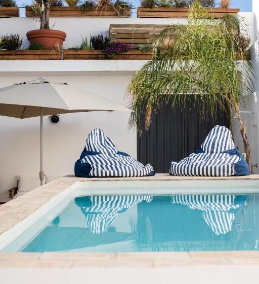 Отель Casa Rosa Villa With Pool In Olhao Centre