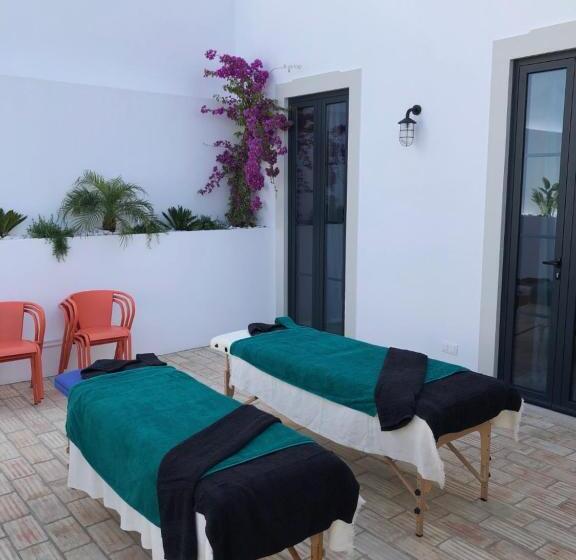 Отель Casa Rosa Villa With Pool In Olhao Centre