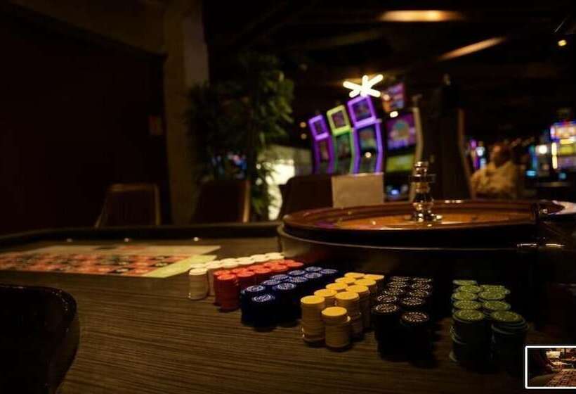 فندق Casino Vía Dorada
