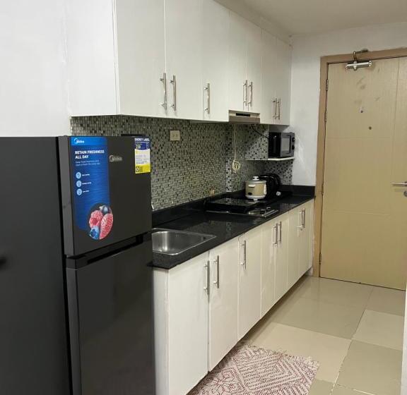 هتل کپسول Staycation Sea Residences Moa Jermel