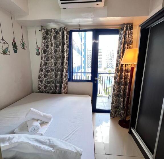 هتل کپسول Staycation Sea Residences Moa Jermel