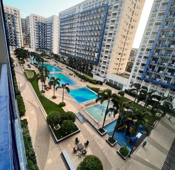 هتل کپسول Staycation Sea Residences Moa Jermel