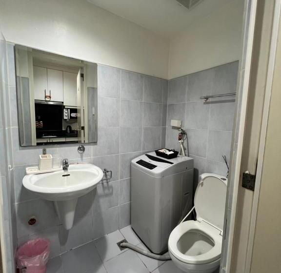 هتل کپسول Staycation Sea Residences Moa Jermel