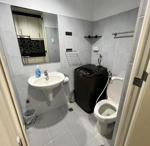 هتل کپسول Staycation Sea Residences Moa Jermel