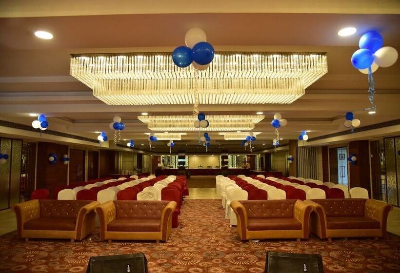 בית מלון כפרי Rang Lords Inn Bharuch