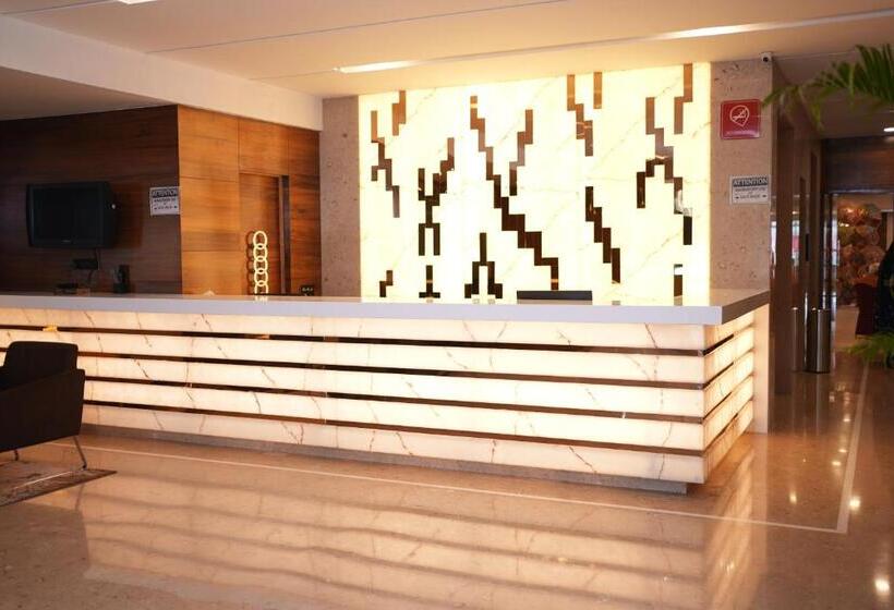 בית מלון כפרי Rang Lords Inn Bharuch