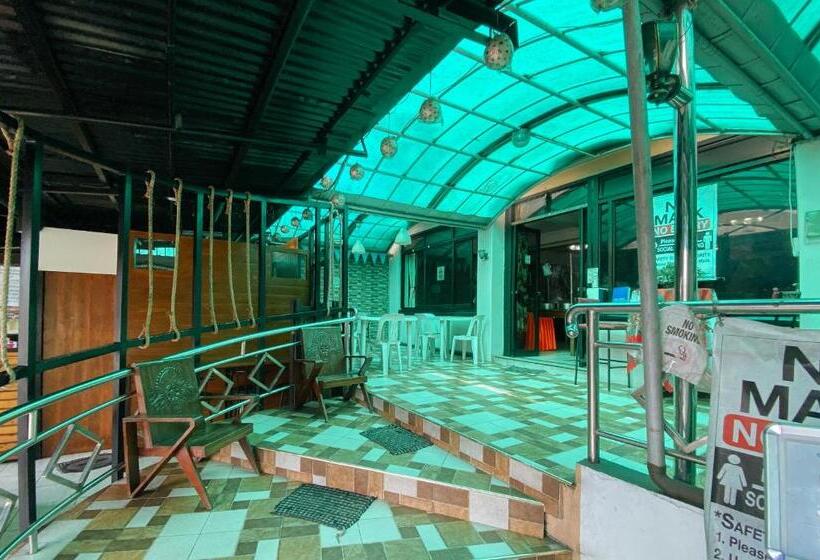 בית מלון כפרי Reddoorz Hostel @ Tita Aidz Inn Baguio