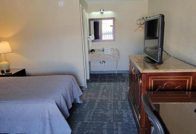 מוטל Queen City Inn