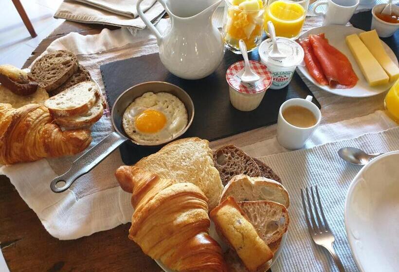 بنسيون Les écuries