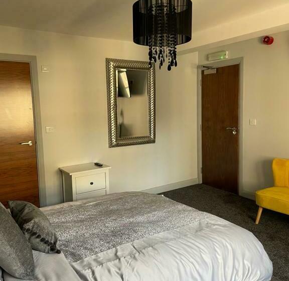 膳宿费 Plumbers Arms