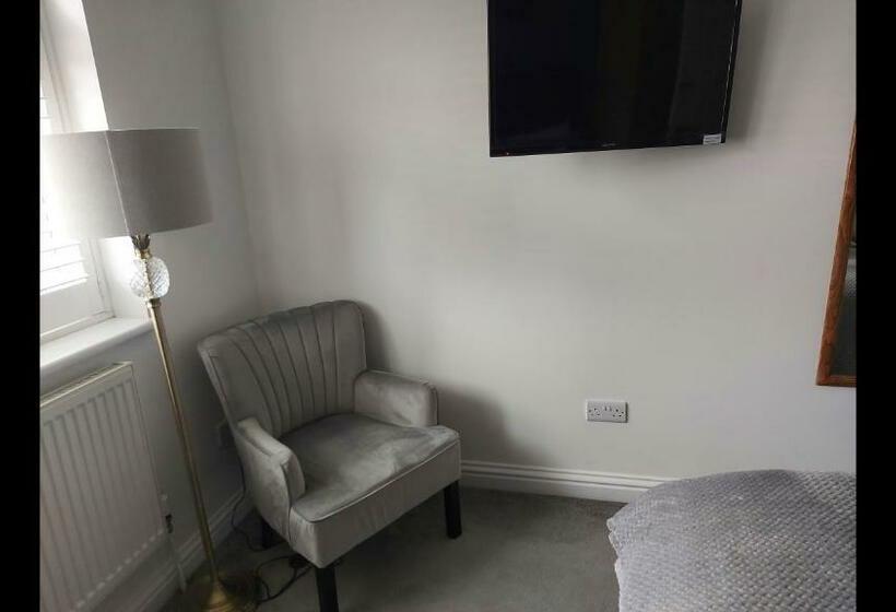 膳宿费 Room In Guest Room   Apple House Wembley