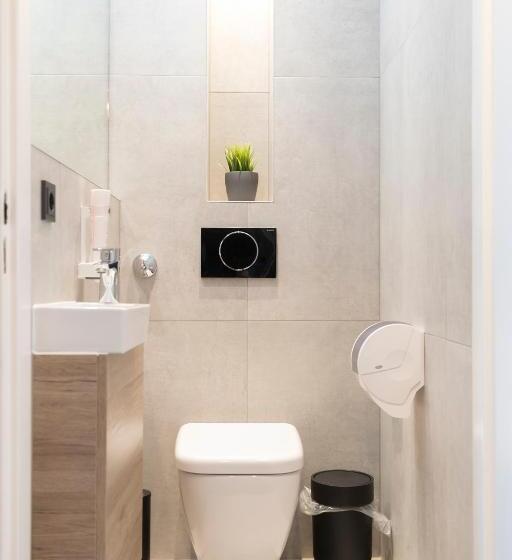 Riverview Apartments By Daspaul