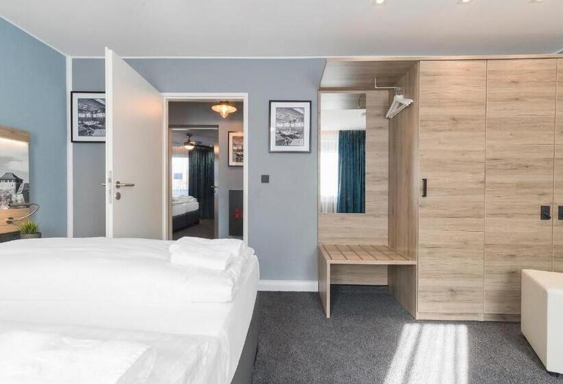 Riverview Apartments By Daspaul