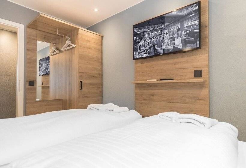 Riverview Apartments By Daspaul