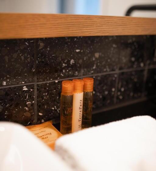 Upscale Rainey St Condo Homes Peloton, Gym, Rooftop Pool, Wifi Included