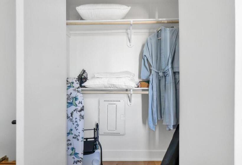 Upscale Rainey St Condo Homes Peloton, Gym, Rooftop Pool, Wifi Included