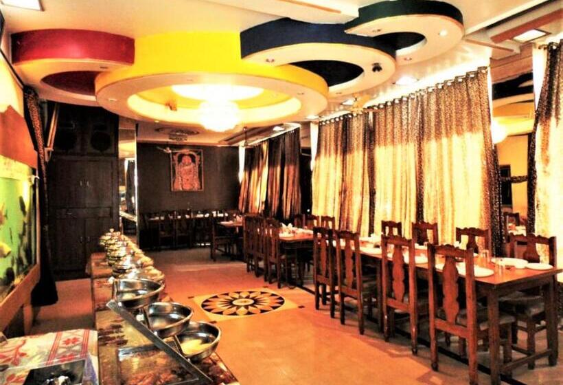 Beyond Stay Hotel Pachmarhi