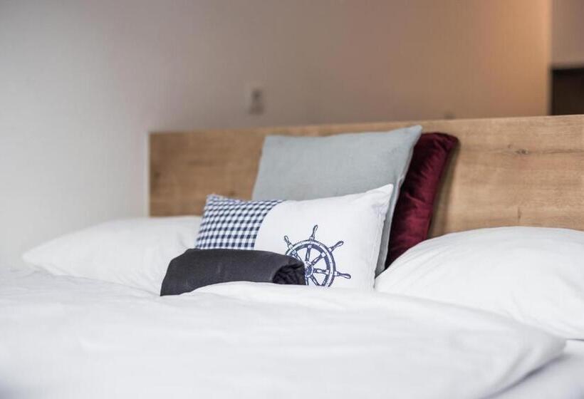 Myquartier Central City Suites