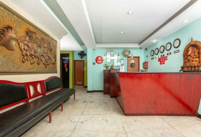 Collection O 5377 Hotel Raaj Bhaavan