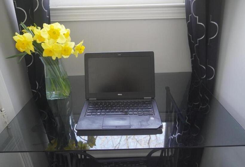 Ekstasis Hostel & Urban Farm