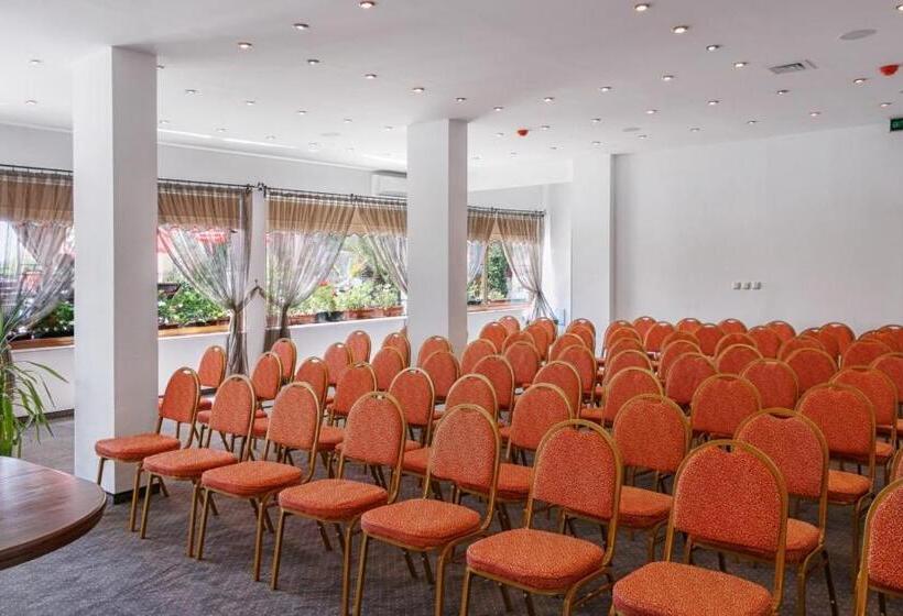 ホテル александра