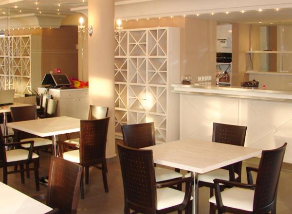 ホテル александра