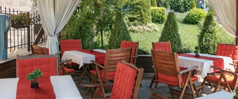 ホテル александра