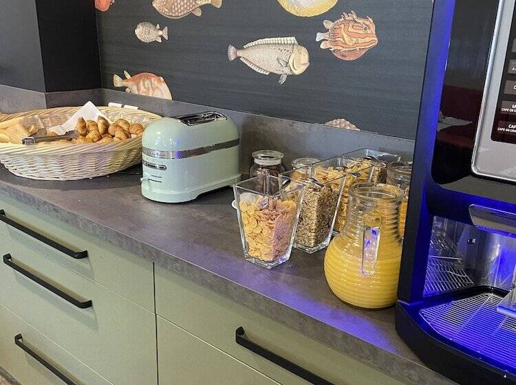 ホテル Le Petit Perier