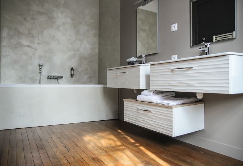 ホテル Le Petit Perier