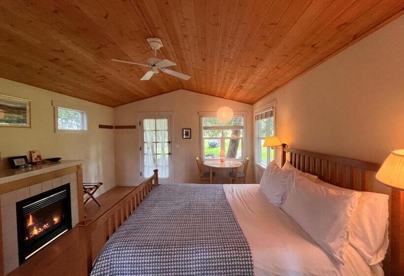 فندق Lopez Farm Cottages & Tent Camping