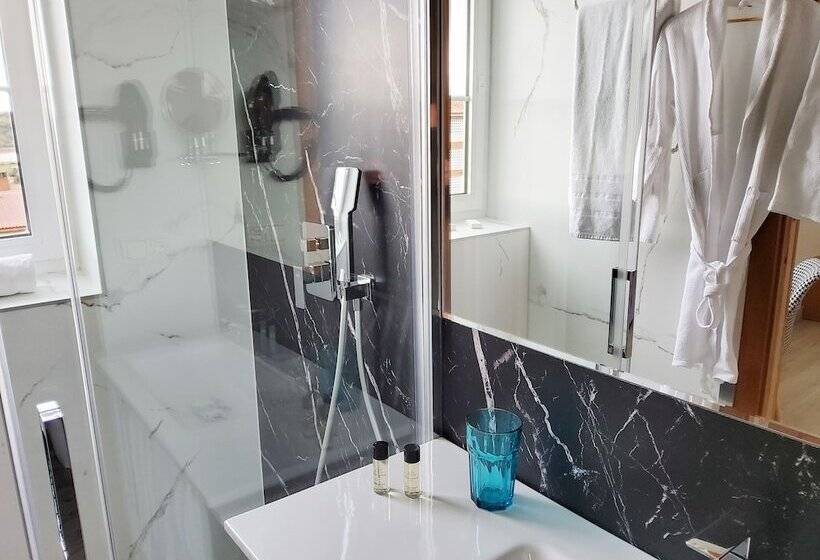 Отель Marques De Aguilar