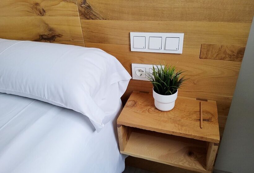 Отель Marques De Aguilar