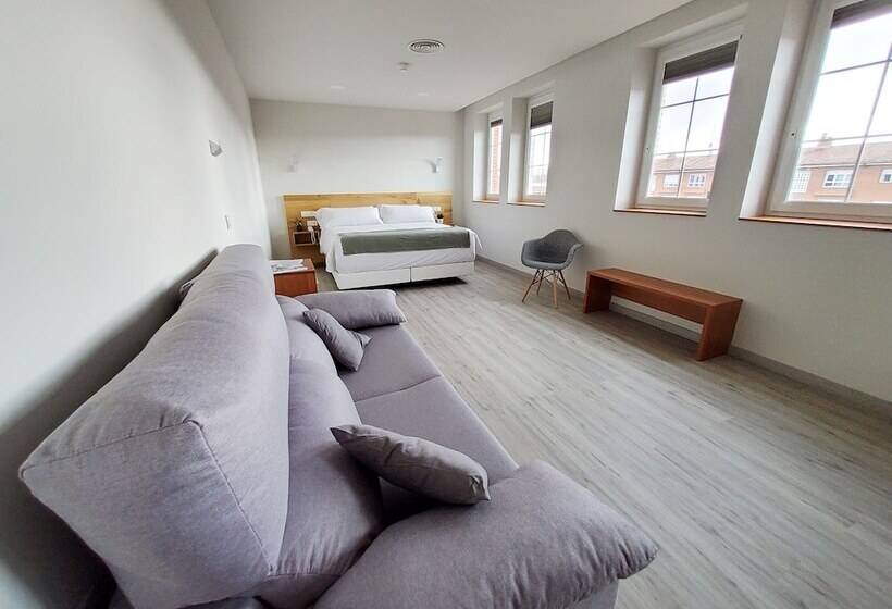 Отель Marques De Aguilar