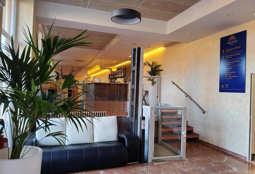 Отель Marques De Aguilar