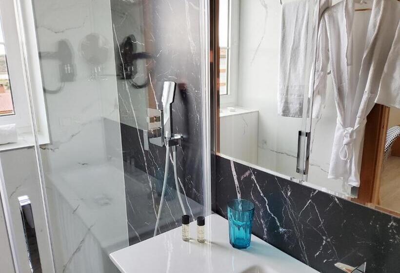 Отель Marques De Aguilar