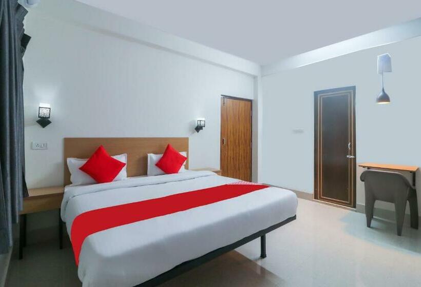 ホテル Fabexpress Crystal Stay