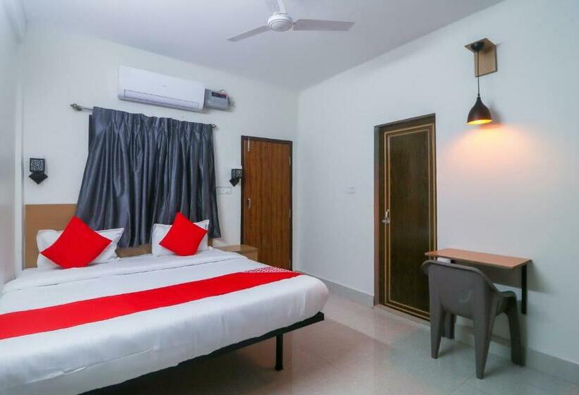 ホテル Fabexpress Crystal Stay